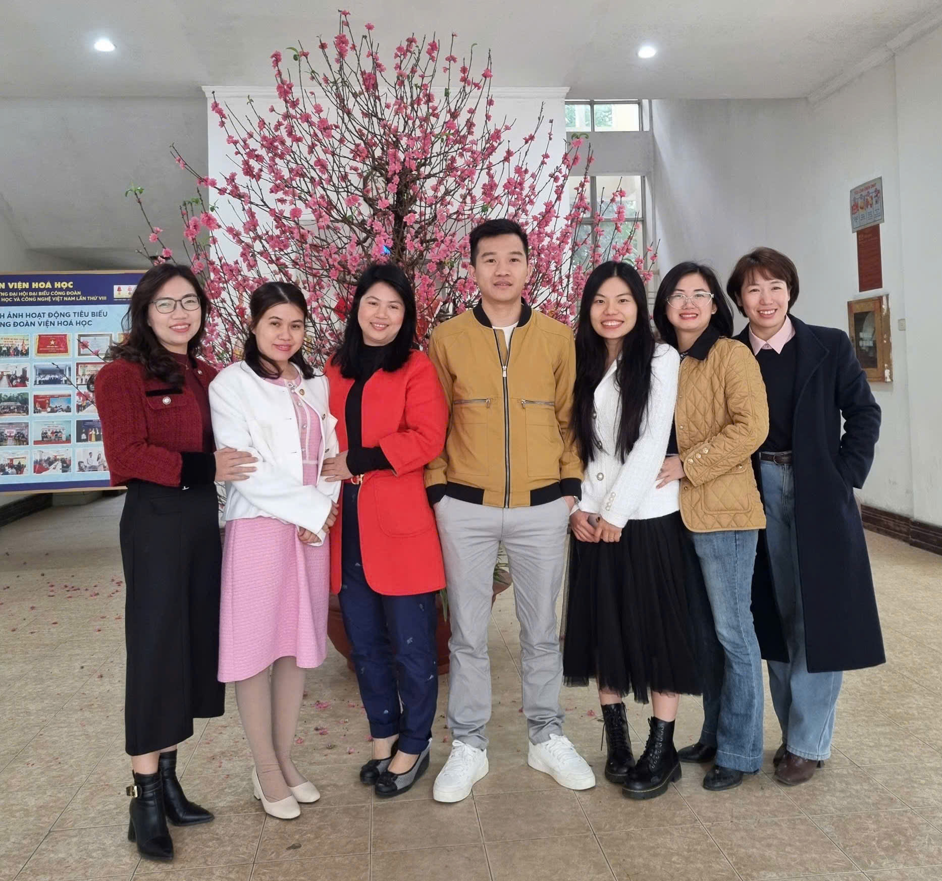 Phòng_Hóa_dược_Viện_Hóa_học.jpg