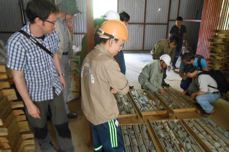 Việt Nam lần đầu nghiên cứu công nghệ khai thác đất hiếm