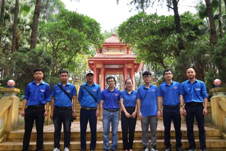 HÀNH TRÌNH ĐẾN CÁC ĐỊA CHỈ ĐỎ VÀ DI TÍCH LỊCH SỬ