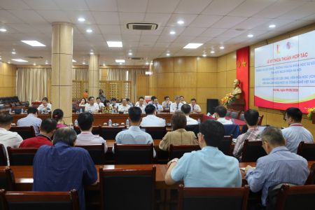 Tăng cường liên kết nghiên cứu và đào tạo giữa Viện Hàn lâm Khoa học và Công nghệ Việt Nam và Đại học Bách khoa Hà Nội