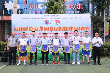 Khai mạc Giải bóng đá Viện Hàn lâm Khoa học và Công nghệ Việt Nam năm 2025