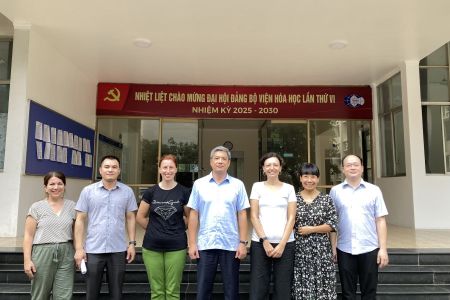 Các nhà khoa học Viện Khoa học và Công nghệ Hóa học Giulio Natta - Italy thăm và làm việc tại Viện Hóa học