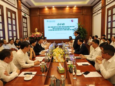 Viện Hàn lâm Khoa học và Công nghệ Việt Nam và Tập đoàn hóa chất Việt Nam ký kết thỏa thuận hợp tác chiến lược giai đoạn 2025 – 2030: Gắn kết nghiên cứu, đào tạo và sản xuất Viện Hàn lâm Khoa học và Công nghệ Việt Nam và Tập đoàn hóa chất Việt Nam ký kết thỏa thuận hợp tác chiến lược giai đoạn 2025 – 2030: Gắn kết nghiên cứu, đào tạo và sản xuất