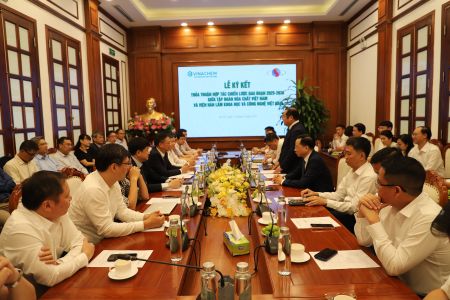 Viện Hàn lâm Khoa học và Công nghệ Việt Nam và Tập đoàn hóa chất Việt Nam ký kết thỏa thuận hợp tác chiến lược giai đoạn 2025 – 2030: Gắn kết nghiên cứu, đào tạo và sản xuất
