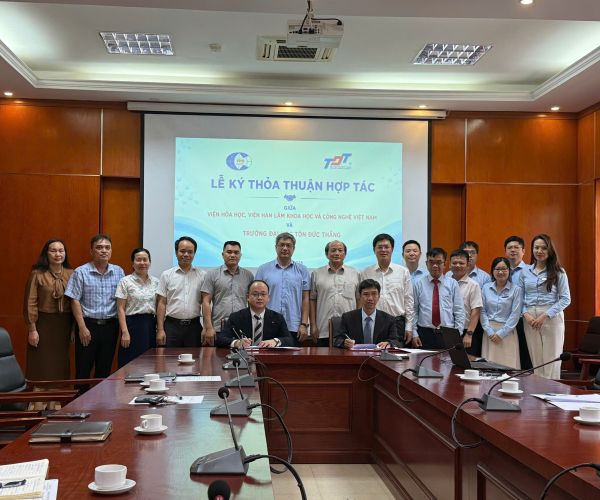 Ký kết Thỏa thuận hợp tác giữa Viện Hóa học và Trường Đại học Tôn Đức Thắng